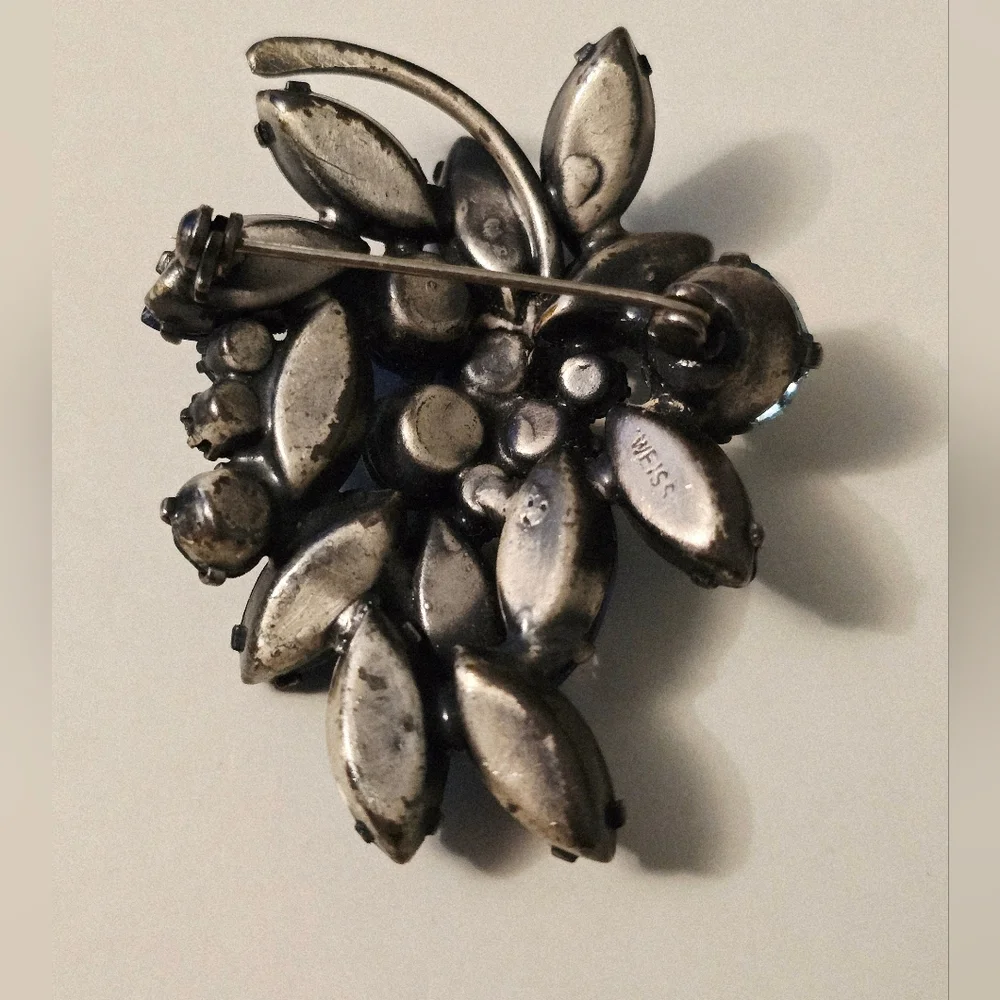 vintage Albert Weiss deep blue green cluster rhinestone Leaf Grape brooch